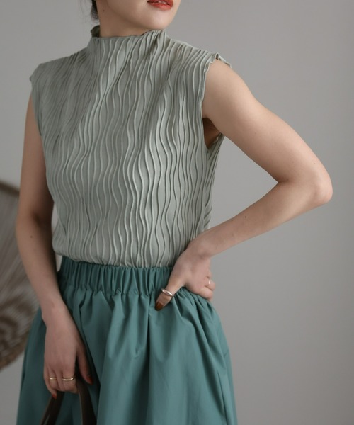 ap retro（アプレトロ）の「ノースリーブウェーブメローTEE（Tシャツ/カットソー・レディース・ホワイト/カーキ/ブラック/グレイッシュベージュ・FREE）」の4枚目の写真