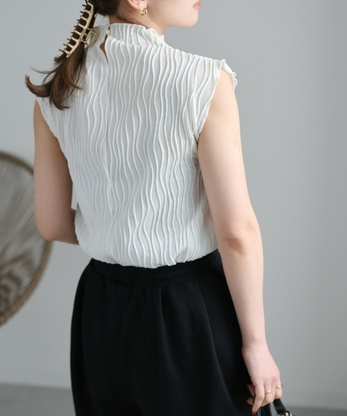 ap retro（アプレトロ）の「ノースリーブウェーブメローTEE（Tシャツ/カットソー・レディース・ホワイト/カーキ/ブラック/グレイッシュベージュ・FREE）」の9枚目の写真