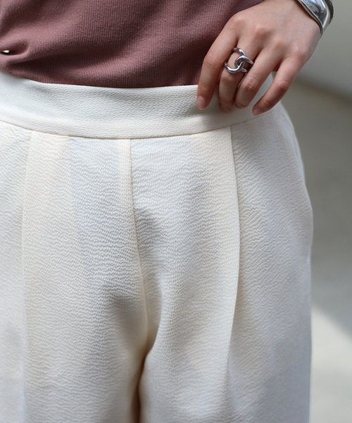 COMMRE（コムル）の「タックイージーパンツ（その他パンツ・レディース・ブラウン系その他/イエロー/アイボリー・FREE）」の9枚目の写真