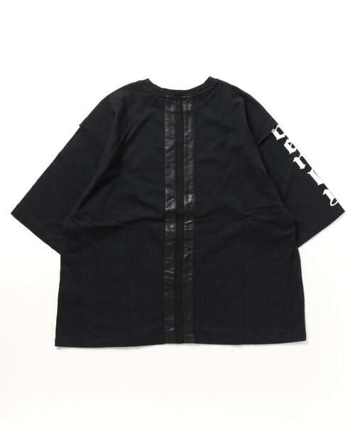 RE730(アールイーセブンサーティー)の「RE730 ブラック×ホワイトのクールなフェイクレイヤード半袖Tシャツ(Tシャツ/カットソー・メンズ・オフホワイト/ブラック/ブラック×ホワイト・MEDIUM/LARGE/X-LARGE)」の6枚目の写真