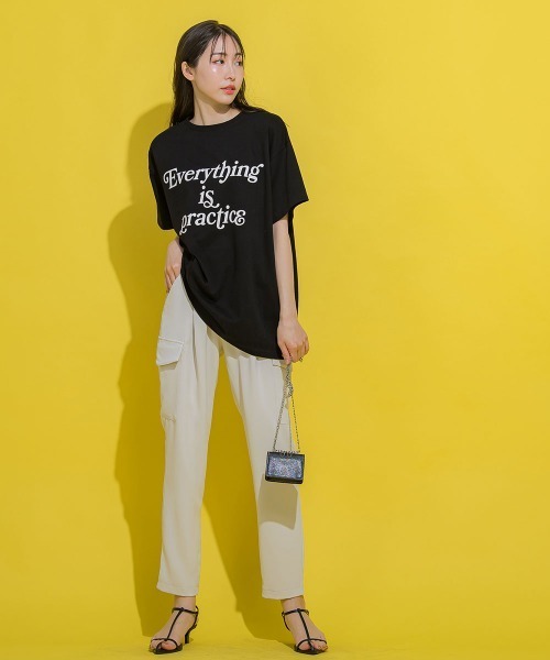 VICKY（ビッキー）の「【細身のシルエットで美脚効果あり】スリムカーゴパンツ《手洗い可能》（カーゴパンツ・レディース・オフホワイト/ブラック/イエロー/カーキ/ブルー・M）」の9枚目の写真