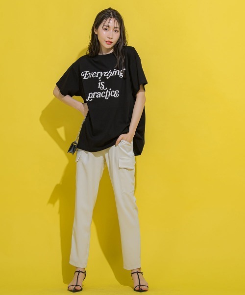 VICKY（ビッキー）の「【細身のシルエットで美脚効果あり】スリムカーゴパンツ《手洗い可能》（カーゴパンツ・レディース・オフホワイト/ブラック/イエロー/カーキ/ブルー・M）」の13枚目の写真