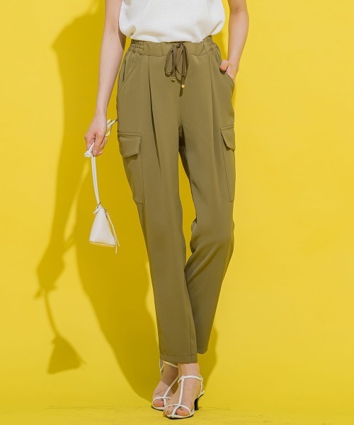 VICKY（ビッキー）の「【細身のシルエットで美脚効果あり】スリムカーゴパンツ《手洗い可能》（カーゴパンツ・レディース・オフホワイト/ブラック/イエロー/カーキ/ブルー・M）」の10枚目の写真