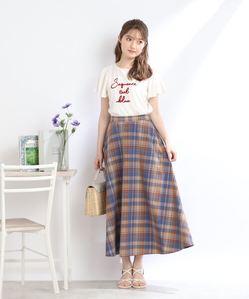 couture brooch（クチュールブローチ）の「◆【コットン100％・UVカット・接触冷感】テープロゴフラワープリントTシャツ（Tシャツ/カットソー・レディース・ライトグレー/ブラック/オフホワイト・36/38/40/42）」の11枚目の写真