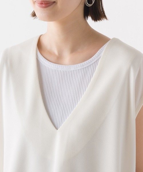 OMNES（オムネス）の「梨地Vネックベストリブタンクセット（ベスト・レディース・モカ/ブラック/アイボリー/ブルー・FREE）」の8枚目の写真