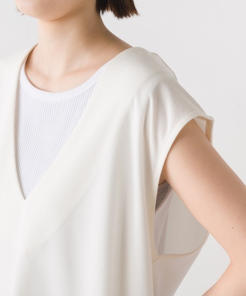 OMNES（オムネス）の「梨地Vネックベストリブタンクセット（ベスト・レディース・モカ/ブラック/アイボリー/ブルー・FREE）」の5枚目の写真