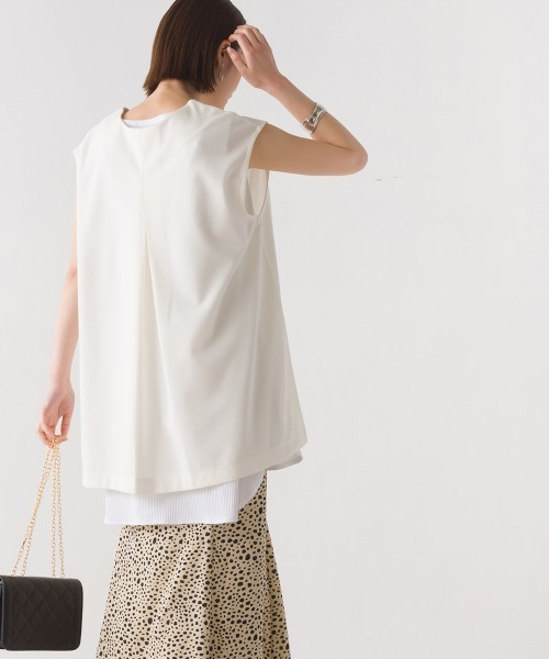 OMNES（オムネス）の「梨地Vネックベストリブタンクセット（ベスト・レディース・モカ/ブラック/アイボリー/ブルー・FREE）」の14枚目の写真