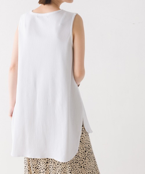 OMNES（オムネス）の「梨地Vネックベストリブタンクセット（ベスト・レディース・モカ/ブラック/アイボリー/ブルー・FREE）」の17枚目の写真