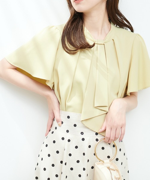 natural couture（ナチュラルクチュール）の「ゴールドバー付きボウタイブラウス（シャツ/ブラウス・レディース・ネイビー/オフホワイト/その他1/その他2/イエロー系その他/グレー・FREE）」の5枚目の写真