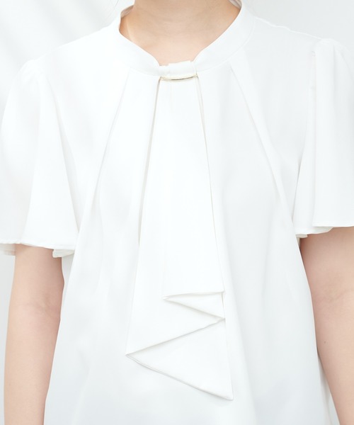 natural couture（ナチュラルクチュール）の「ゴールドバー付きボウタイブラウス（シャツ/ブラウス・レディース・ネイビー/オフホワイト/その他1/その他2/イエロー系その他/グレー・FREE）」の14枚目の写真