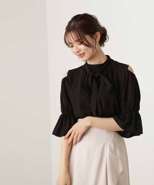 PROPORTION BODY DRESSING(プロポーションボディドレッシング)の「オープンショルダーリボンブラウス / 1213110902(シャツ/ブラウス・レディース・ブルー/ブラック/ホワイト系その他・SMALL/MEDIUM)」の3枚目の写真