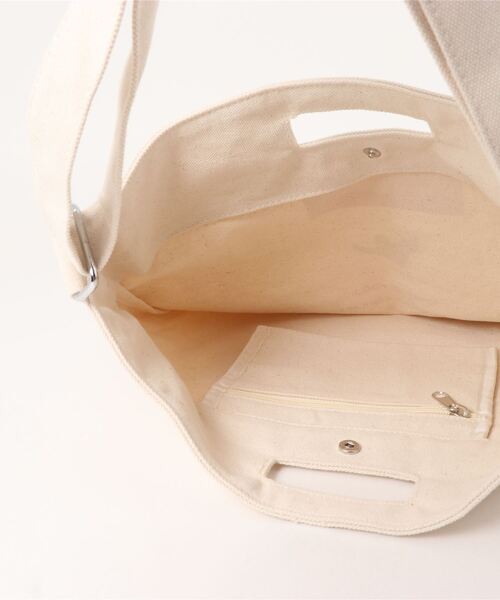 （What it isNt）ART BY MARKGONZALES（ワットイットイズント）の「What it isNt キャンバス ショルダー トート バッグ 【（What it isNt）ART BY MARKGONZALES / (ワットイットイズント) アートバイ マークゴンザレス 】（ショルダーバッグ・レディース・ホワイト系5/ブラック系5/ホワイト系2/ホワイト系3/ホワイト系1/ホワイト系4・FREE）」の8枚目の写真