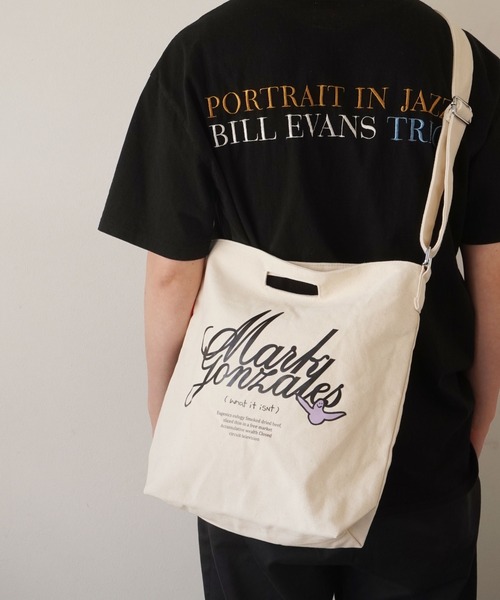 （What it isNt）ART BY MARKGONZALES（ワットイットイズント）の「What it isNt キャンバス ショルダー トート バッグ 【（What it isNt）ART BY MARKGONZALES / (ワットイットイズント) アートバイ マークゴンザレス 】（ショルダーバッグ・レディース・ホワイト系5/ブラック系5/ホワイト系2/ホワイト系3/ホワイト系1/ホワイト系4・FREE）」の11枚目の写真