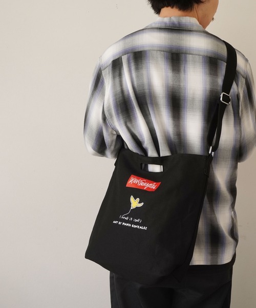 （What it isNt）ART BY MARKGONZALES（ワットイットイズント）の「What it isNt キャンバス ショルダー トート バッグ 【（What it isNt）ART BY MARKGONZALES / (ワットイットイズント) アートバイ マークゴンザレス 】（ショルダーバッグ・レディース・ホワイト系5/ブラック系5/ホワイト系2/ホワイト系3/ホワイト系1/ホワイト系4・FREE）」の13枚目の写真