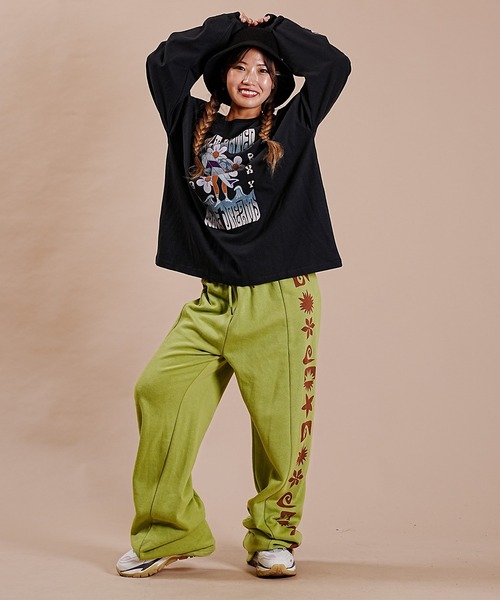 ROXY(ロキシー)の「【ムラサキスポーツ別注】ROXY/ロキシー ロンT/長袖 スリーブロゴ オーバーサイズ RLT234636M(Tシャツ/カットソー・レディース・ブラック×ホワイト/ブラウン系その他/ホワイト系その他・L/M)」の21枚目の写真