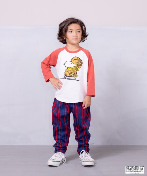 PEANUTS(ピーナッツ)の「【PEANUTS】スヌーピー/ラグランロンT(80~150cm)(Tシャツ/カットソー・キッズ・レッド/チャコール・130/150/140/120/95/110/90/100/80)」の3枚目の写真