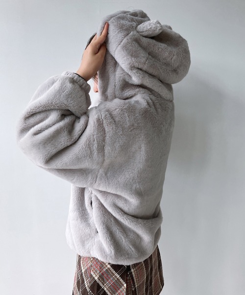 AS KNOW AS plus（アズノゥアズプラス）の「☆ファーボリュームフードブルゾン（ブルゾン・レディース・モカ/ブラック/グレイッシュベージュ/ピンクベージュ/アイボリー/ブラック系/ライトグレー系/グレー/アイボリー系/ライトベージュ/ブラウン系/ベージュ系その他・FREE）」の21枚目の写真
