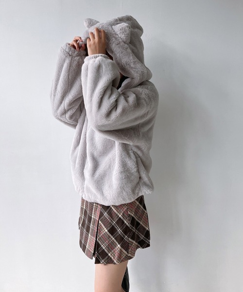 AS KNOW AS plus（アズノゥアズプラス）の「☆ファーボリュームフードブルゾン（ブルゾン・レディース・モカ/ブラック/グレイッシュベージュ/ピンクベージュ/アイボリー/ブラック系/ライトグレー系/グレー/アイボリー系/ライトベージュ/ブラウン系/ベージュ系その他・FREE）」の22枚目の写真