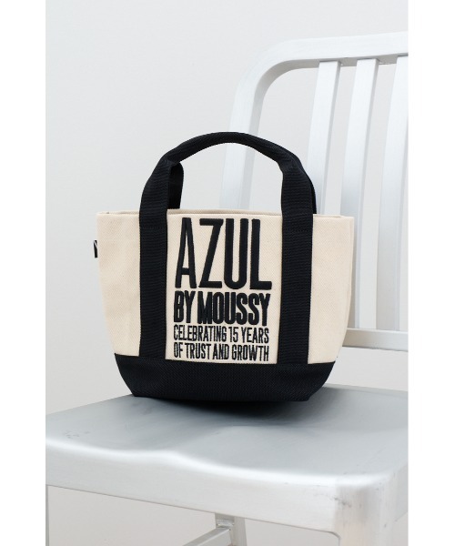 AZUL by moussy(アズールバイマウジー)の「15TH キャンバスミニトートバッグ(ショルダーバッグ・メンズ・オフホワイト/ブラック・FREE)」の1枚目の写真