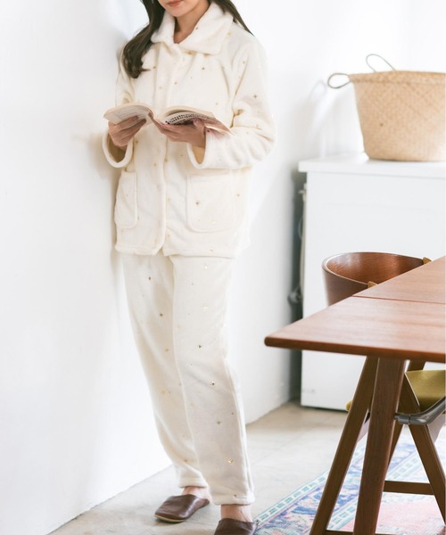 fran de lingerie(フランデランジェリー)の「ふんわり軽くて暖かいmemory fleece (メモリーフリース)ベーシックなパジャマデザイン 「メモリーフリース」 前開き上下セット(ルームウェア/パジャマ・レディース・ネイビー/ブラウン系その他/ピンク系その他5/ピンク系その他2/ベージュ系その他/ホワイト系その他/オフホワイト・M-L)」の3枚目の写真