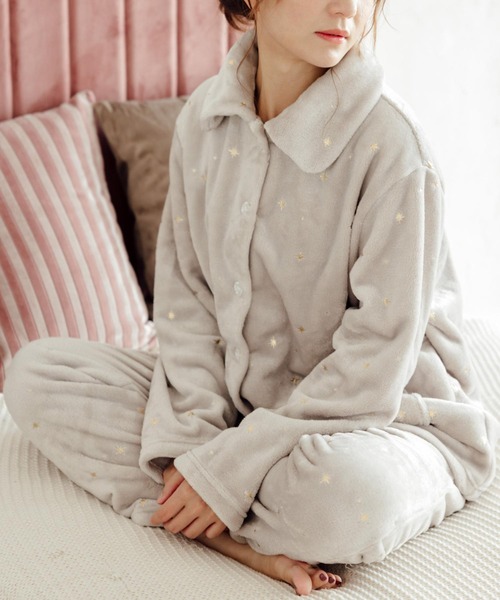 fran de lingerie(フランデランジェリー)の「ふんわり軽くて暖かいmemory fleece (メモリーフリース)ベーシックなパジャマデザイン 「メモリーフリース」 前開き上下セット(ルームウェア/パジャマ・レディース・ネイビー/ブラウン系その他/ピンク系その他5/ピンク系その他2/ベージュ系その他/ホワイト系その他/オフホワイト・M-L)」の5枚目の写真