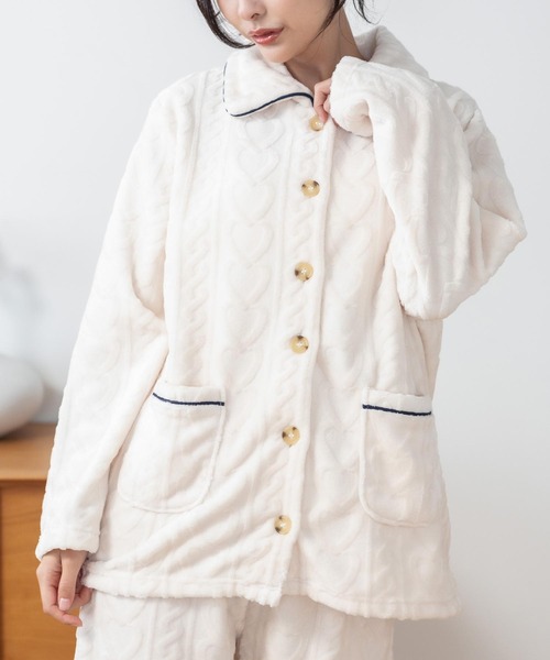 fran de lingerie(フランデランジェリー)の「ふんわり軽くて暖かいmemory fleece (メモリーフリース)ベーシックなパジャマデザイン 「メモリーフリース」 前開き上下セット(ルームウェア/パジャマ・レディース・ネイビー/ブラウン系その他/ピンク系その他5/ピンク系その他2/ベージュ系その他/ホワイト系その他/オフホワイト・M-L)」の2枚目の写真