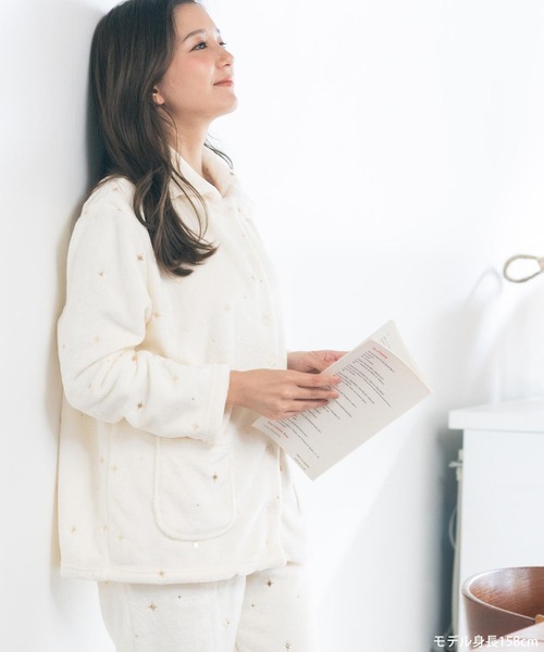 fran de lingerie(フランデランジェリー)の「ふんわり軽くて暖かいmemory fleece (メモリーフリース)ベーシックなパジャマデザイン 「メモリーフリース」 前開き上下セット(ルームウェア/パジャマ・レディース・ネイビー/ブラウン系その他/ピンク系その他5/ピンク系その他2/ベージュ系その他/ホワイト系その他/オフホワイト・M-L)」の9枚目の写真