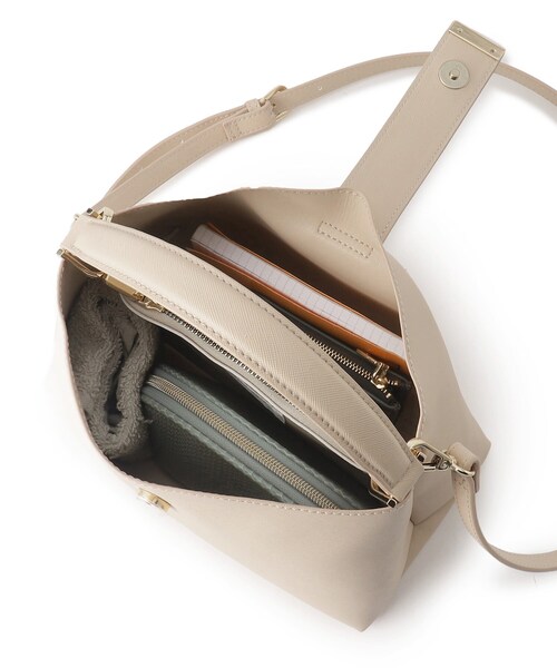 OPAQUE.CLIP（オペークドットクリップ）の「◆【通勤・セレモニー対応/2WAY】ミドルワンハンドルバッグ（ショルダーバッグ・レディース・ベージュ/ブラック/グレー・00）」の16枚目の写真