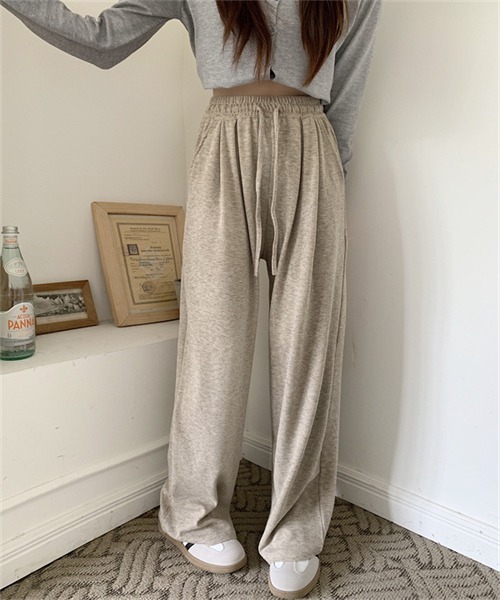 FREE STYLISTS（フリー スタイリスト）の「暖かい起毛素材ワイドパンツ（スウェットパンツ・レディース・グレー/チャコールグレー/ベージュ/ブラック・FREE）」の4枚目の写真