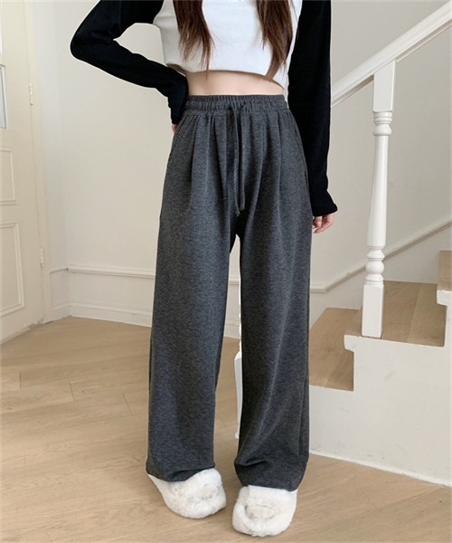 FREE STYLISTS（フリー スタイリスト）の「暖かい起毛素材ワイドパンツ（スウェットパンツ・レディース・グレー/チャコールグレー/ベージュ/ブラック・FREE）」の2枚目の写真