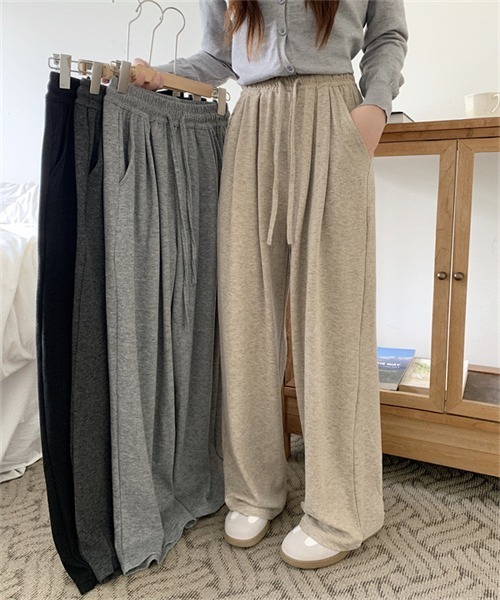 FREE STYLISTS（フリー スタイリスト）の「暖かい起毛素材ワイドパンツ（スウェットパンツ・レディース・グレー/チャコールグレー/ベージュ/ブラック・FREE）」の10枚目の写真