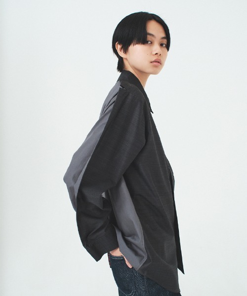 soduk（スドーク）の「stitching shirt（シャツ/ブラウス・レディース・チャコール・ONE SIZE）」の2枚目の写真