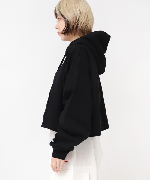 RNA（アールエヌエー）の「M2198 ショートフーディー（パーカー・レディース・ブラック/ホワイト/ライム・MEDIUM）」の22枚目の写真