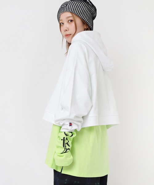 RNA（アールエヌエー）の「M2198 ショートフーディー（パーカー・レディース・ブラック/ホワイト/ライム・MEDIUM）」の8枚目の写真