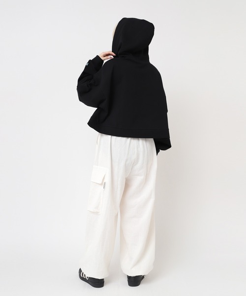 RNA（アールエヌエー）の「M2198 ショートフーディー（パーカー・レディース・ブラック/ホワイト/ライム・MEDIUM）」の5枚目の写真