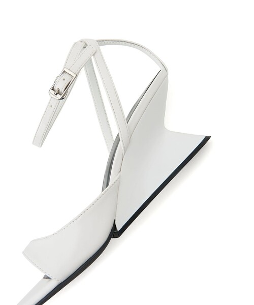 ODETTE E ODILE（オデットエオディール）の「【WEB限定】ポインテッドアシンメトリーウェッジ サンダル60●（サンダル・レディース・シルバー/ホワイト/ブラック・22cm/22.5cm/23cm/23.5cm/24cm/24.5cm）」の14枚目の写真