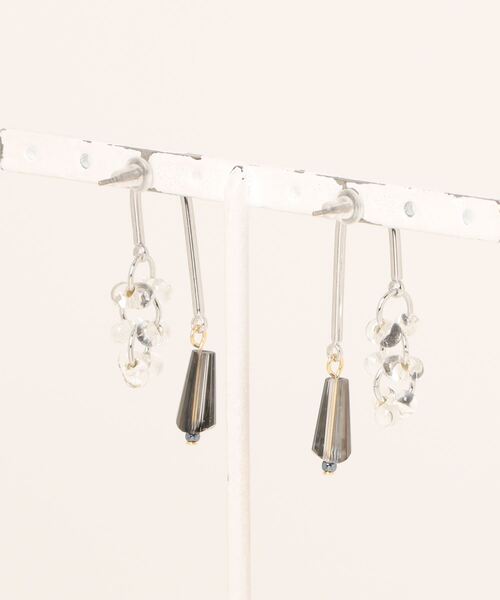 tone（トーン）の「【cheri】アシンメトリーのモービルピアス/シルバー/チタン(MA)（ピアス（両耳用）・レディース・シルバー・FREE）」の2枚目の写真