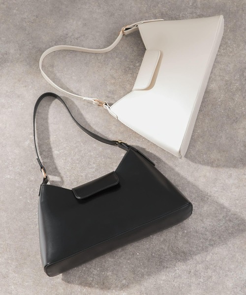 URBAN RESEARCH ROSSO WOMEN（アーバンリサーチ　ロッソ）の「ワンショルダースリムバッグ（ショルダーバッグ・レディース・ホワイト/ブラック・-）」の4枚目の写真