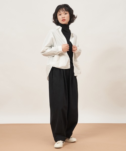 ROCOCO(ロココ)の「着回し力抜群なトレンドシャツ。(シャツ/ブラウス・レディース・ホワイト/ブラック・M~L)」の14枚目の写真