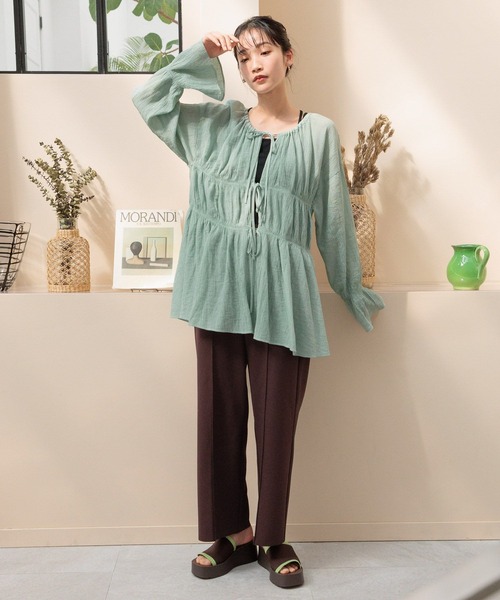 LOWRYS FARM（ローリーズファーム）の「ヨウリュウシャーリングブラウスＬＳ 106514（シャツ/ブラウス・レディース・ブラック/アイボリー/グリーン/パープル/チャコールグレー/イエロー・FREE）」の10枚目の写真