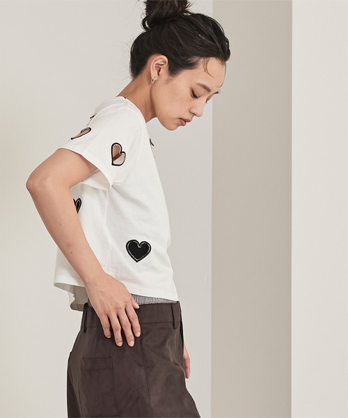 miette(ミエット)の「ハートカットTシャツ(Tシャツ/カットソー・レディース・オフホワイト/ライトベージュ/ブラック・FREE)」の16枚目の写真