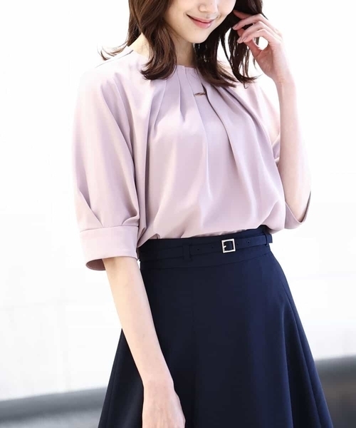 OFUON le MK（オフオンルエムケー）の「フロントタックジョーゼットブラウス/洗える/WEB限定サイズ（Tシャツ/カットソー・レディース・グレイッシュブルー/ホワイト/ピンク/ネイビー・40/38/36）」の4枚目の写真