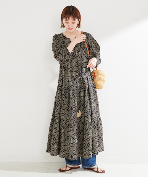 B.C STOCK（ベーセーストック）の「FANAKA/ファナカ モノトーンプリントワンピース（ワンピース・レディース・ブラック・FREE）」の2枚目の写真
