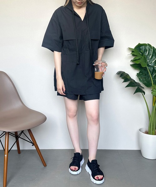 CRB(シーアールビー)の「レースアップメッシュスポーツサンダル(サンダル・レディース・ブラック/ベージュ/オフホワイト・37/39)」の4枚目の写真