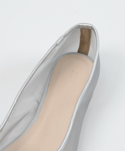 UR'S（ユアーズ）の「ポインテッドトゥメッシュパンプス（パンプス・レディース・ブラック/シルバー/アイボリー・M/L/LL/S）」の6枚目の写真