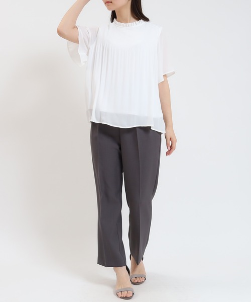 TRUDEA(トルディア)の「プリーツブラウス(接触冷感裏地)(シャツ/ブラウス・レディース・ホワイト/ライトグレー/ブラック・MEDIUM/LARGE)」の6枚目の写真