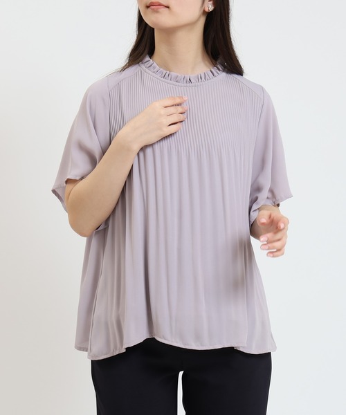 TRUDEA(トルディア)の「プリーツブラウス(接触冷感裏地)(シャツ/ブラウス・レディース・ホワイト/ライトグレー/ブラック・MEDIUM/LARGE)」の8枚目の写真