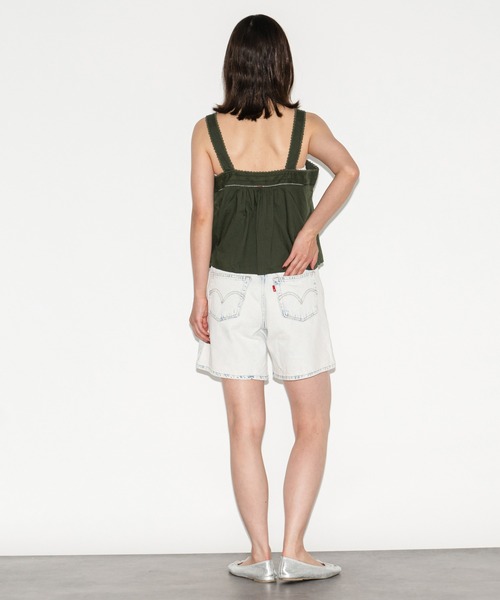 Levi's(リーバイス)の「Levi's/リーバイス HIGH BAGGY ショートパンツ ライトインディゴ FOCUS ON THE PRESENT(デニムパンツ・レディース・ライトブルー・28inch/24inch/25inch/26inch/27inch/23inch)」の15枚目の写真
