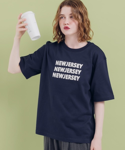 MUHET（ミュエータ）の「アソートロゴプリントTシャツ（Tシャツ/カットソー・レディース・ネイビー/アイボリー/チャコールグレー・MEDIUM/X-LARGE）」の3枚目の写真