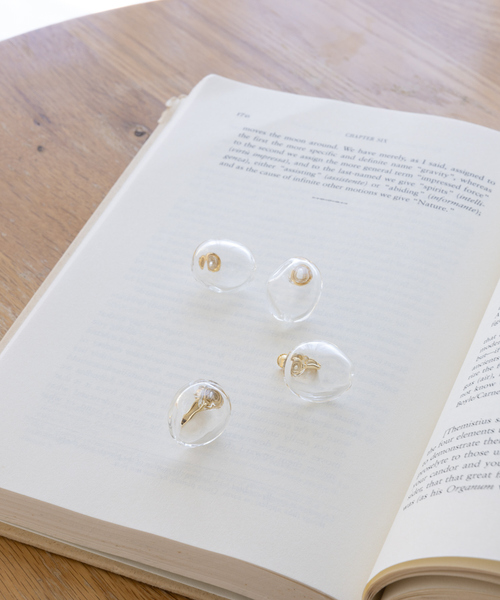 別注】【HARIO Lampwork Factory】ピアスサンストーン